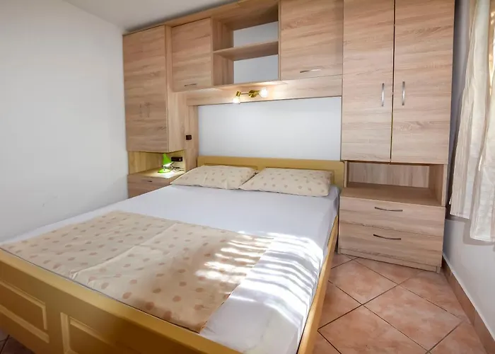 Vikendica House Dino